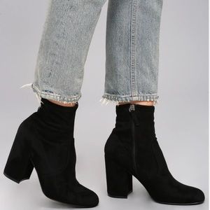 Steve Madden Gaze- BLK ankle bootie size 6